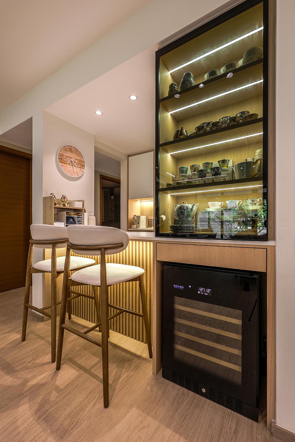 Scandinavian Home Bar with Countertop and Bar Counter