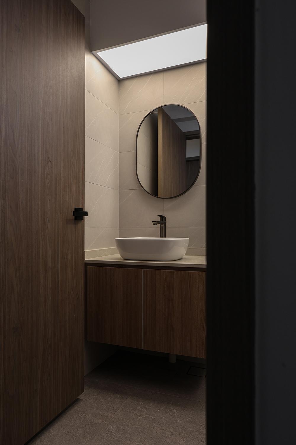 Scandinavian Bathroom with Countertop and Homogeneous Tiles