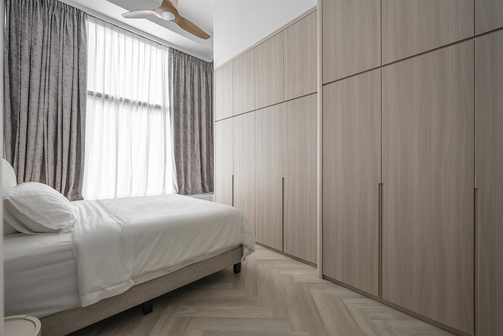 Modern Bedroom with Vinyl Flooring and Wardrobe