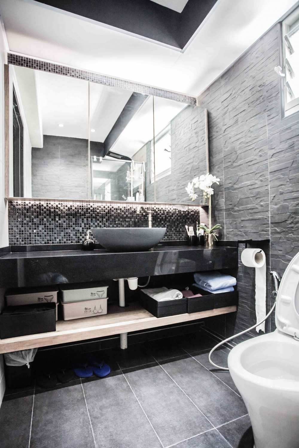 Contemporary Bathroom with Countertop and Homogeneous Tiles
