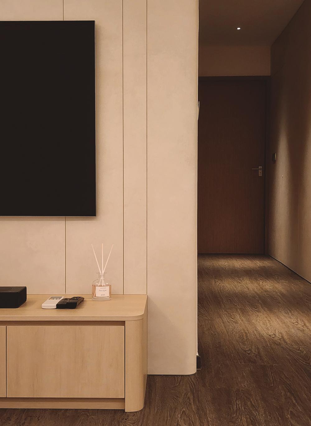 Minimalist Living Room with Vinyl Flooring and TV Console