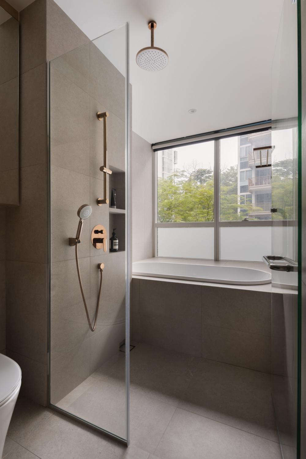 Modern Bathroom with Homogeneous Tiles and Bathtub