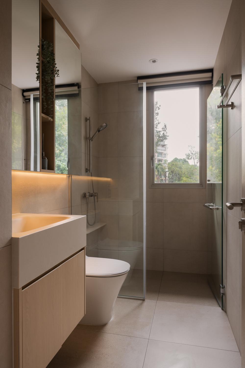 Modern Bathroom with Countertop and Homogeneous Tiles