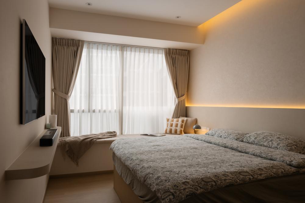 Modern Bedroom with Vinyl Flooring and Bay Window