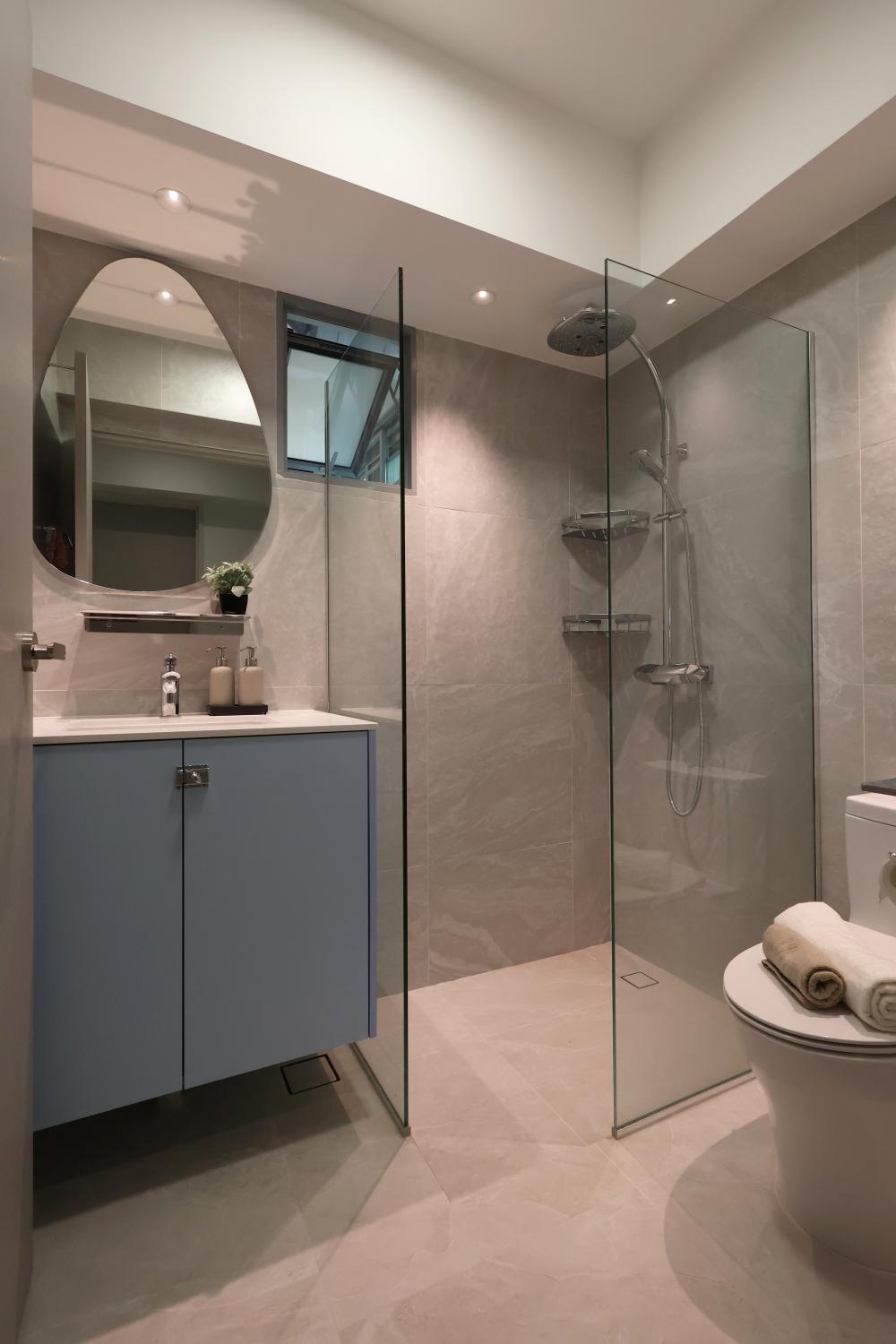Contemporary Bathroom with Mirror and Shower Screen