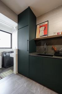 Eclectic Kitchen at Point Crown