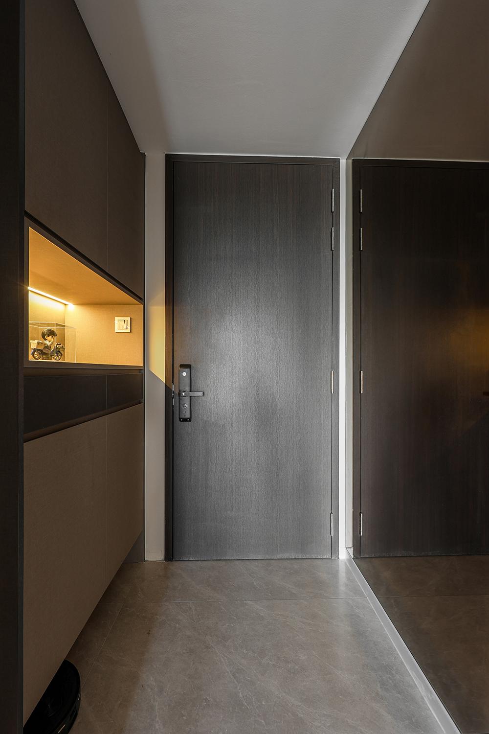Modern Foyer with Mirror and Display Cabinets