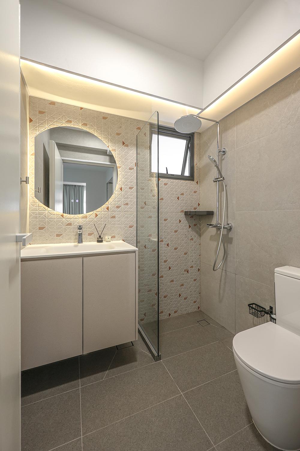 Modern Bathroom with Homogeneous Tiles and Mirror