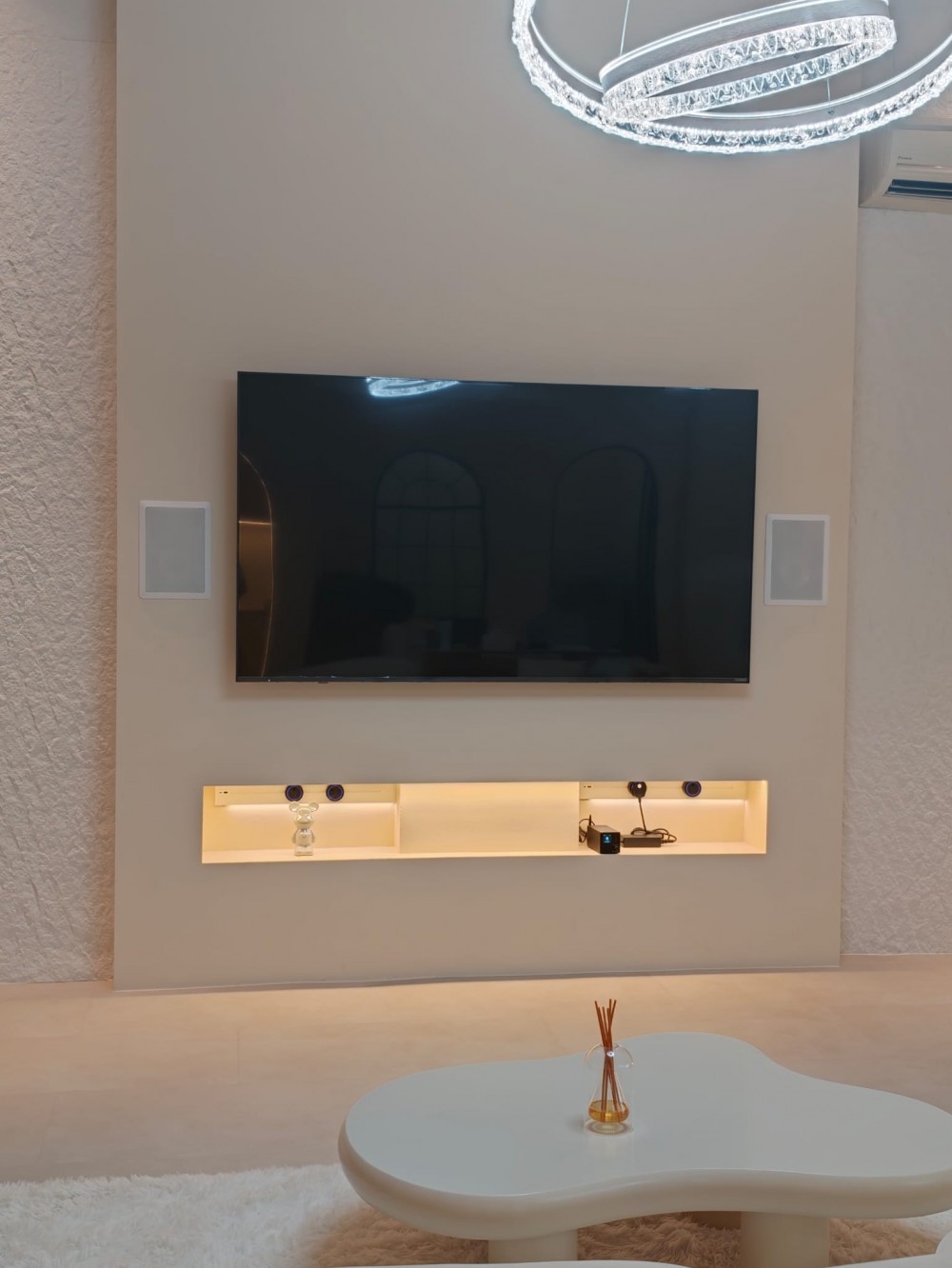 Minimalist Showroom with Feature Wall and Lighting