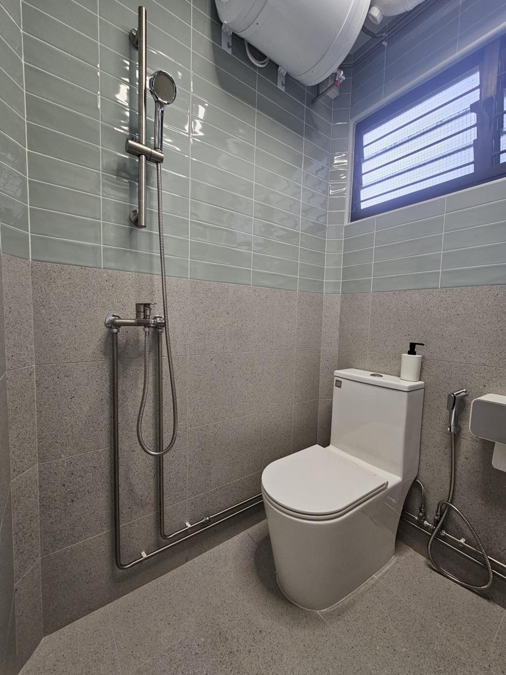 Minimalist Bathroom with Porcelain Tiles and Tiles
