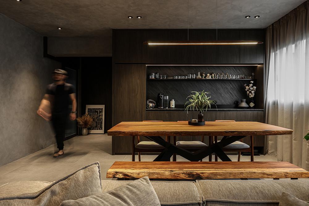 Industrial Dining Room with Homogeneous Tiles and Dining Table