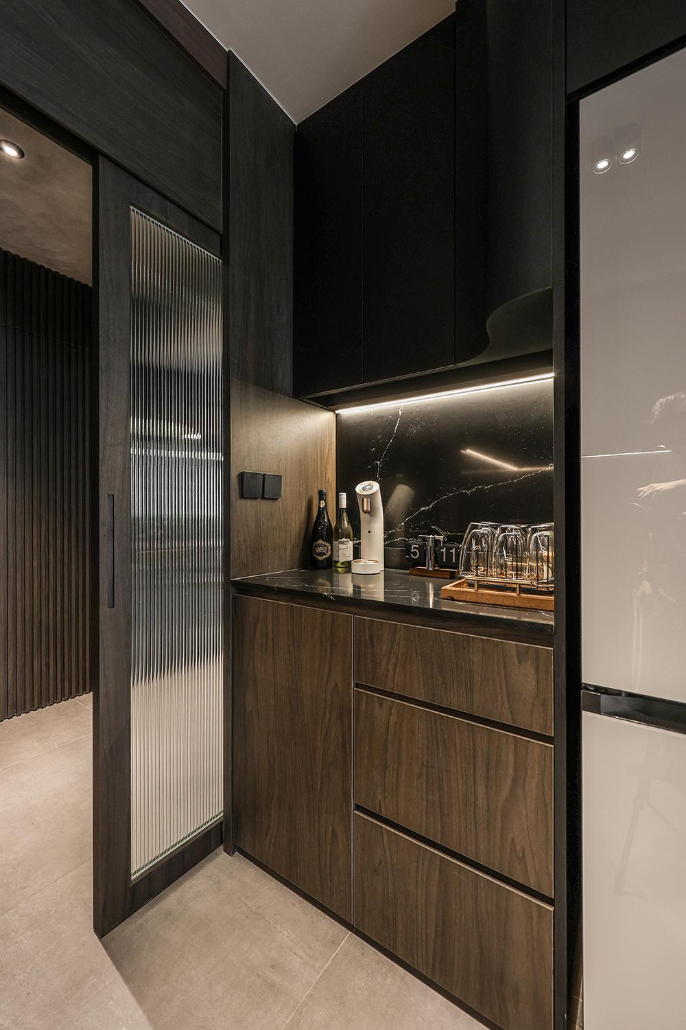 Industrial Home Bar with Countertop and Bar Counter