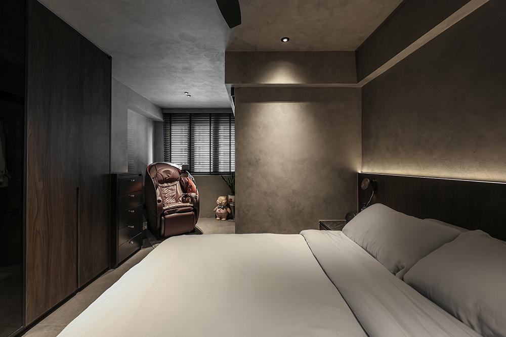 Industrial Bedroom with Homogeneous Tiles and Wardrobe