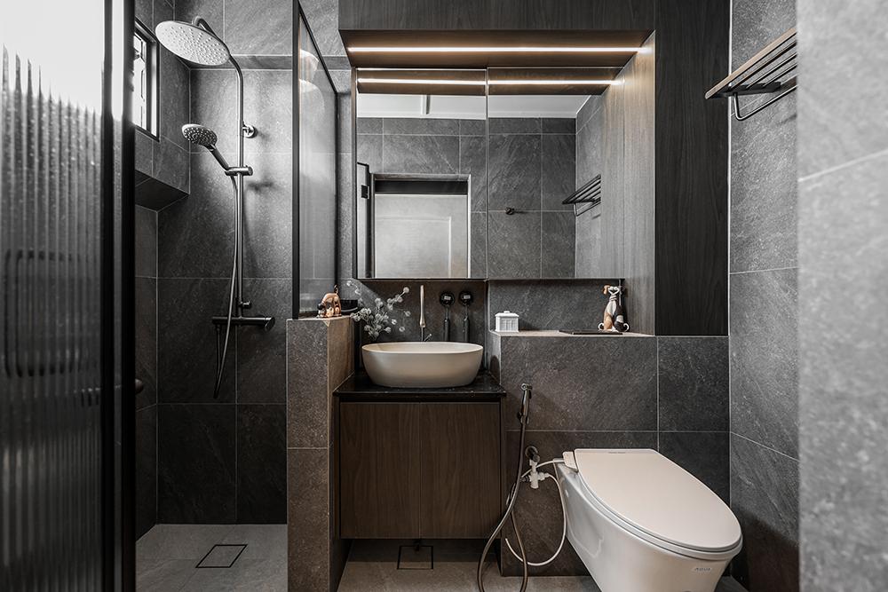 Industrial Bathroom with Countertop and Homogeneous Tiles