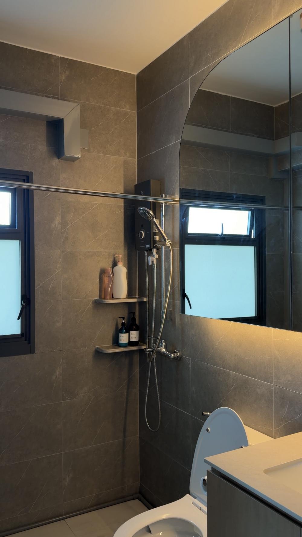 Minimalist Bathroom with Mirror and Rainshower