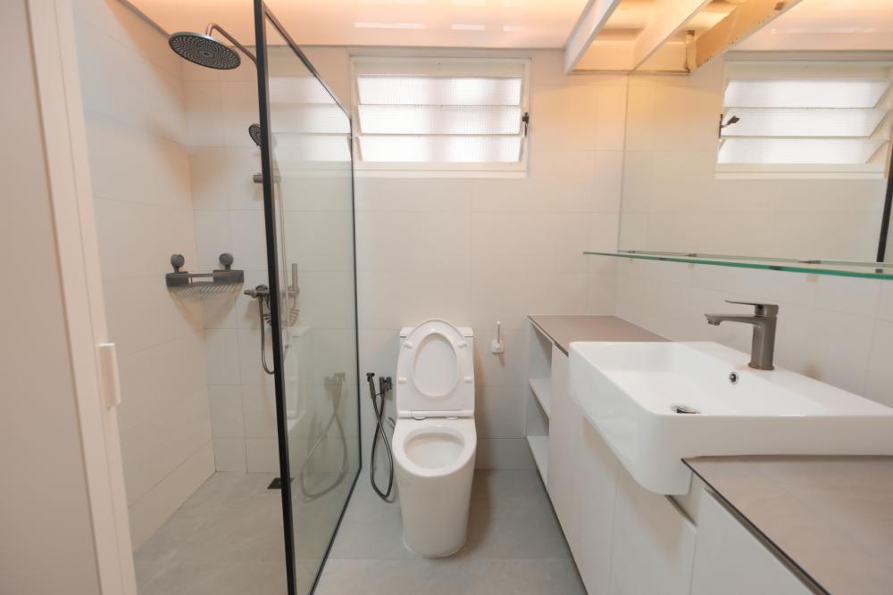 Minimalist Bathroom with Countertop and Homogeneous Tiles