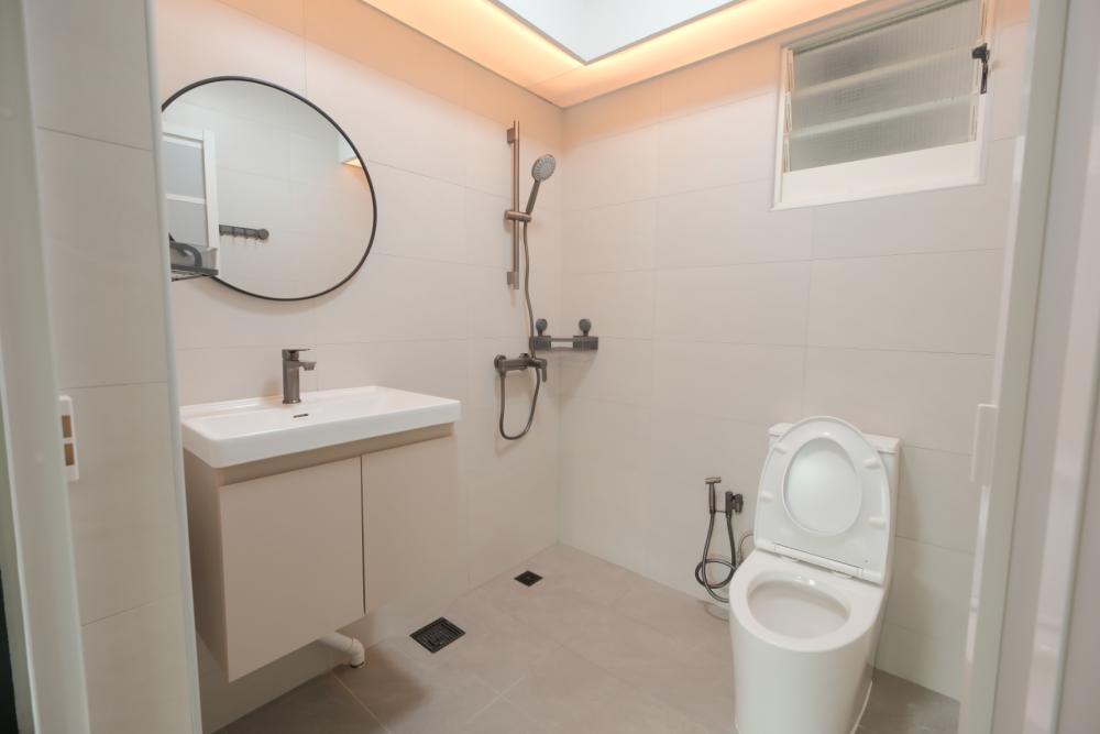 Minimalist Bathroom with Countertop and Homogeneous Tiles