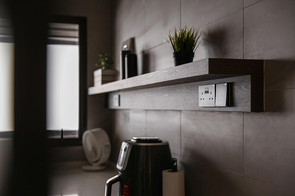 Modern Kitchen with Countertop and Homogeneous Tiles