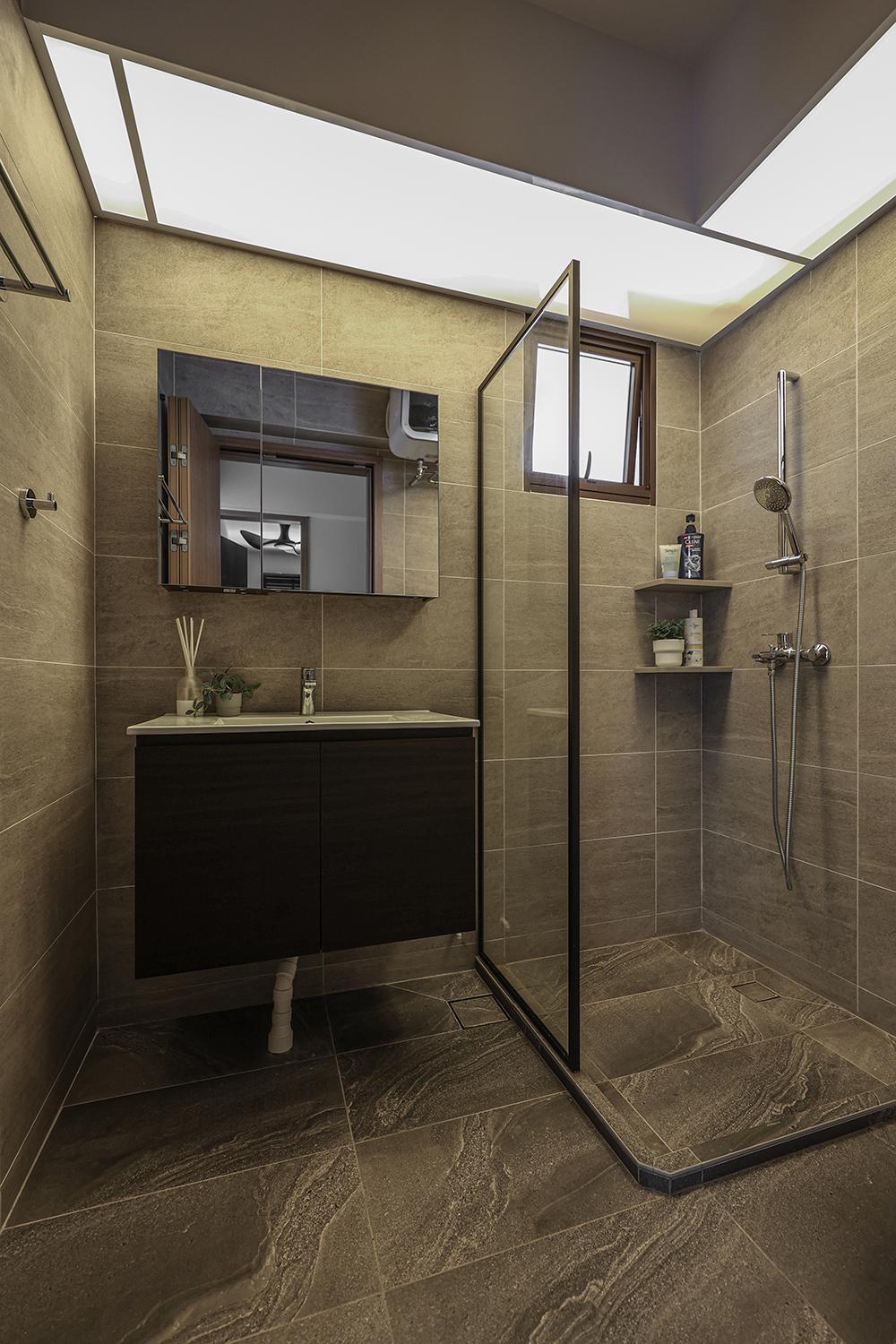 Modern Bathroom with Homogeneous Tiles and Mirror