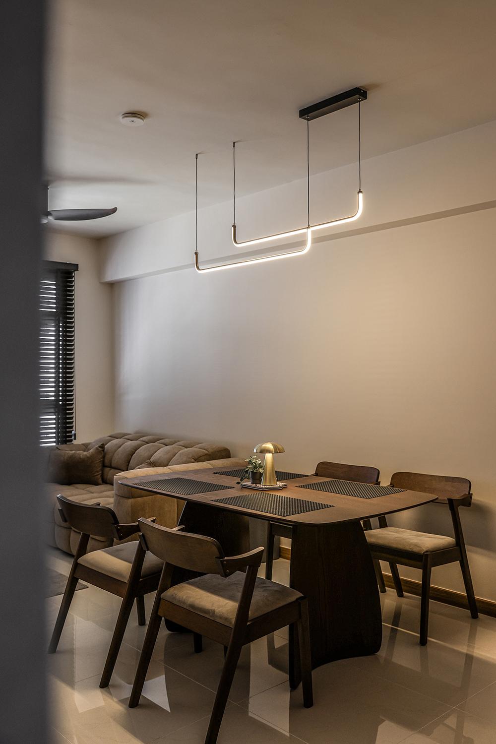 Modern Dining Room with Homogeneous Tiles and Dining Table