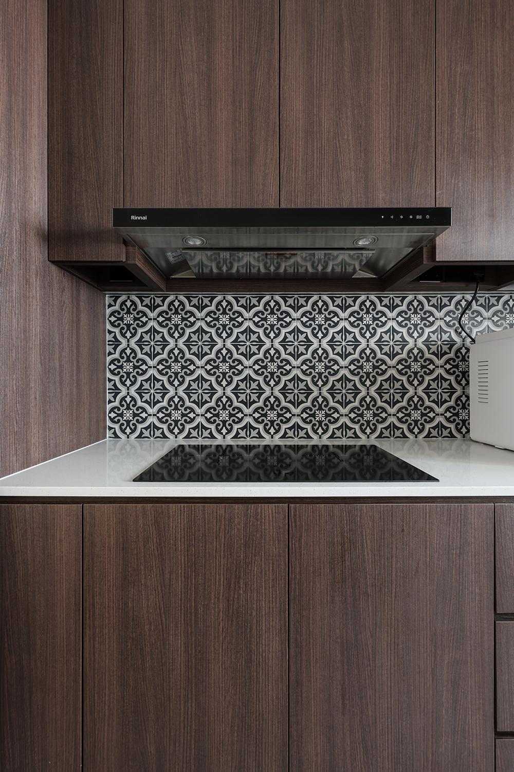 Modern Kitchen with Countertop and Kitchen Backsplash