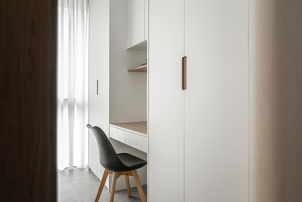 Modern Bedroom with Wardrobe and Bedroom Dresser