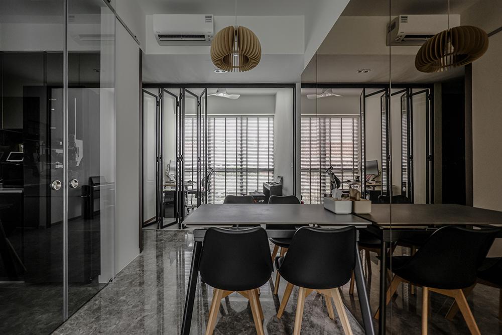 Modern Dining Room with Mirror and Glass Door