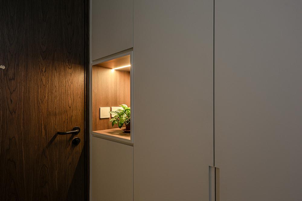 Modern Foyer with Storage Cabinets and Display Cabinets