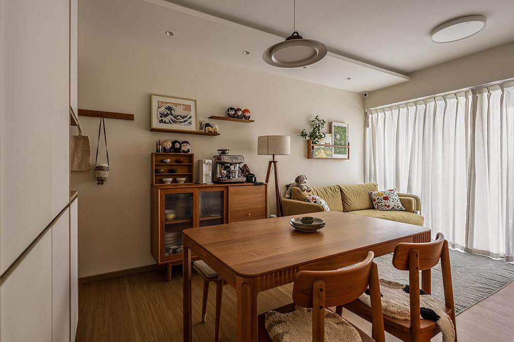 Scandinavian Dining Room with Vinyl Flooring and Dining Table