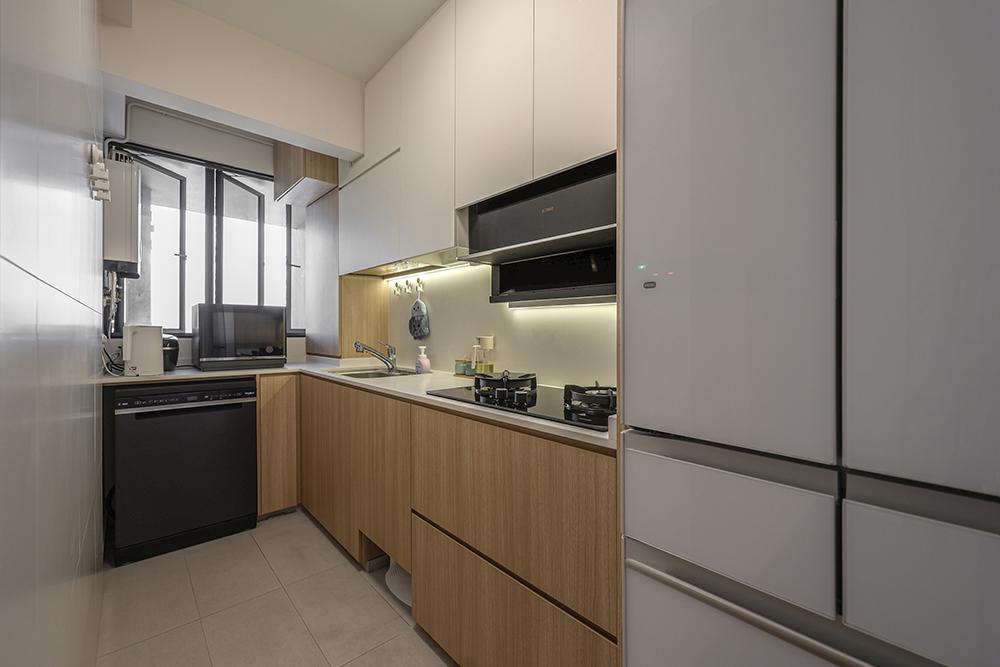 Scandinavian Kitchen with Countertop and Homogeneous Tiles