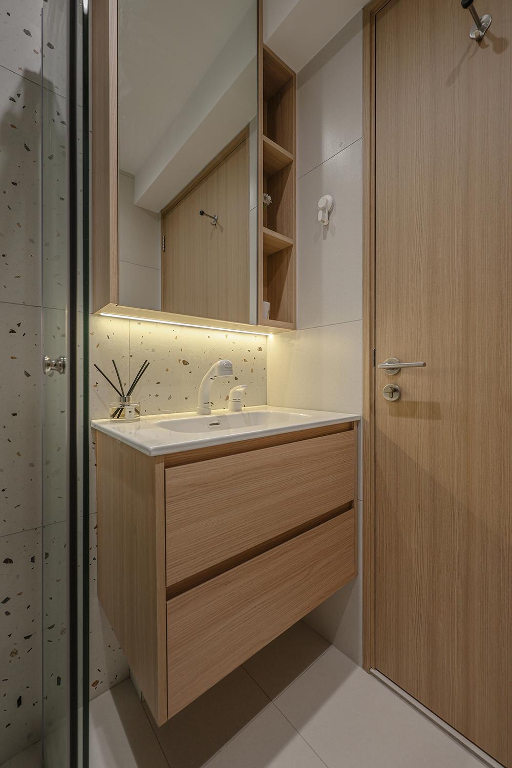 Scandinavian Bathroom with Homogeneous Tiles and Mirror