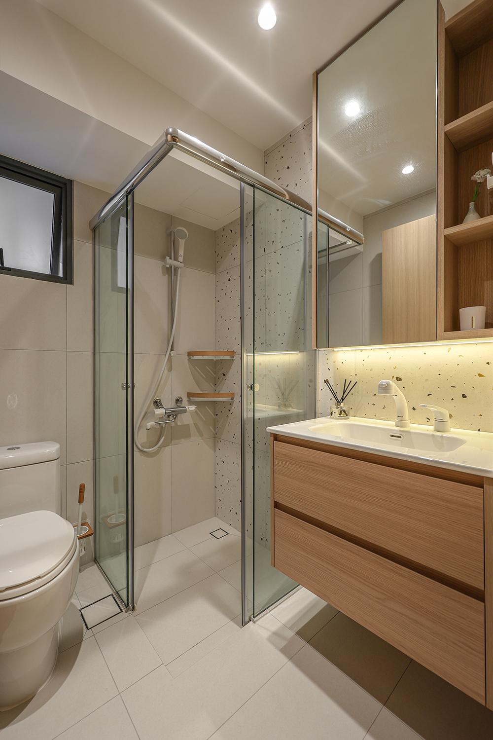 Scandinavian Bathroom with Homogeneous Tiles and Mirror