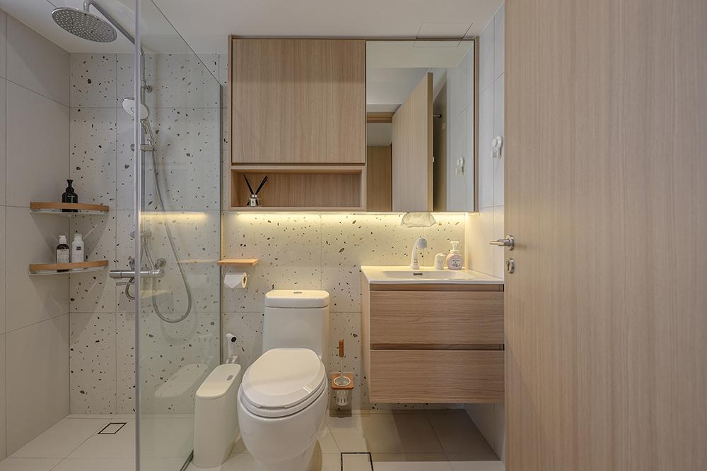 Scandinavian Bathroom with Homogeneous Tiles and Mirror