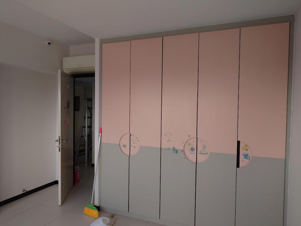Asian Bedroom with Bookshelf and Vinyl Flooring
