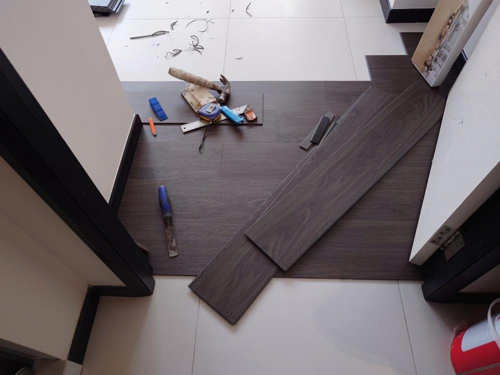 Asian Bedroom with Vinyl Flooring and Parquet Floor