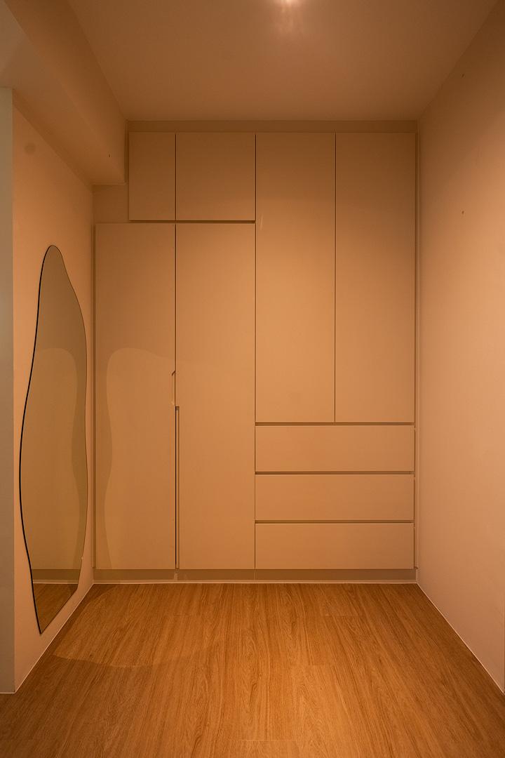 Scandinavian Bedroom with Drop Ceiling and Built-in Bed