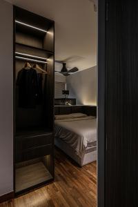 Modern Bedroom at Telok Blangah Towers