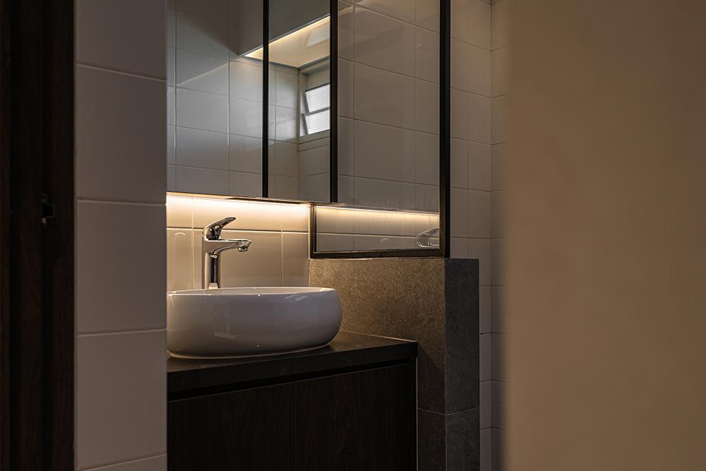 Modern Bathroom with Mirror and Shower Screen