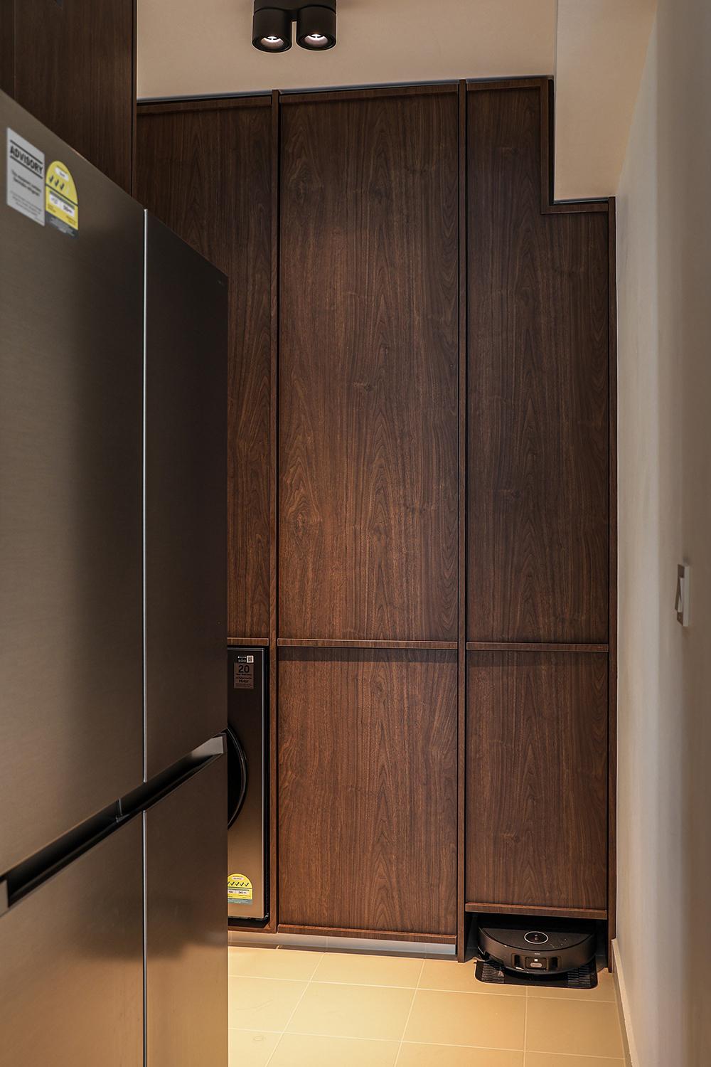 Modern Kitchen with Homogeneous Tiles and Storage Cabinets