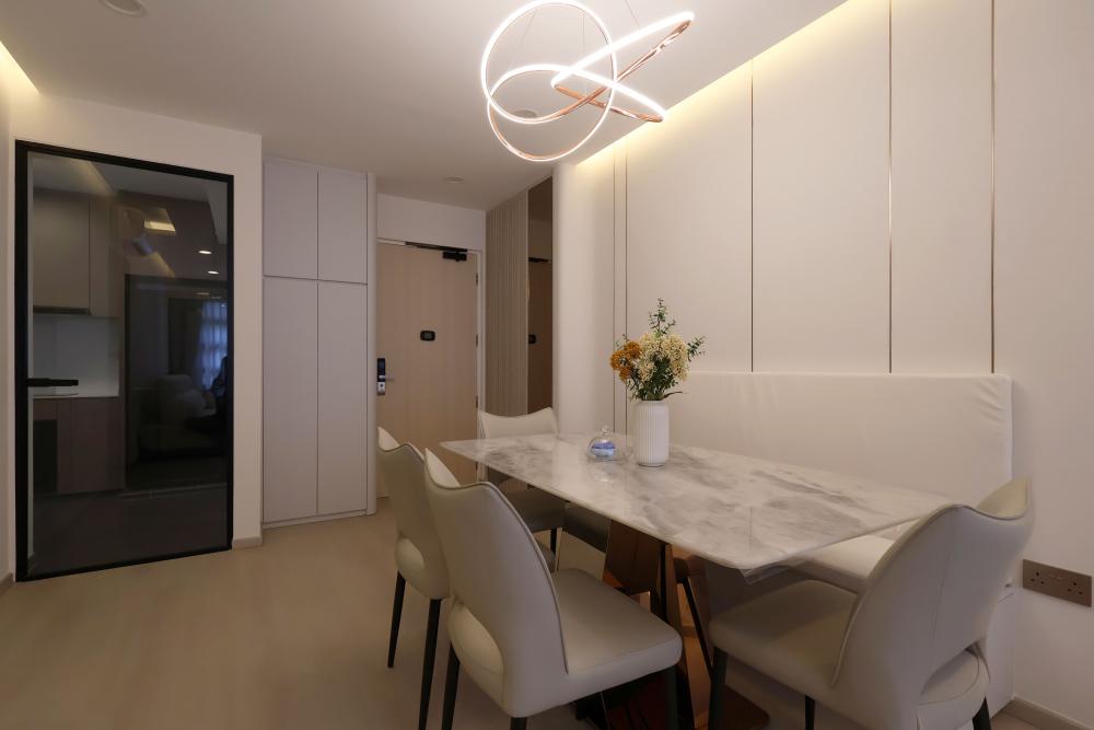 Modern Dining Room with Chandelier and Dining Table