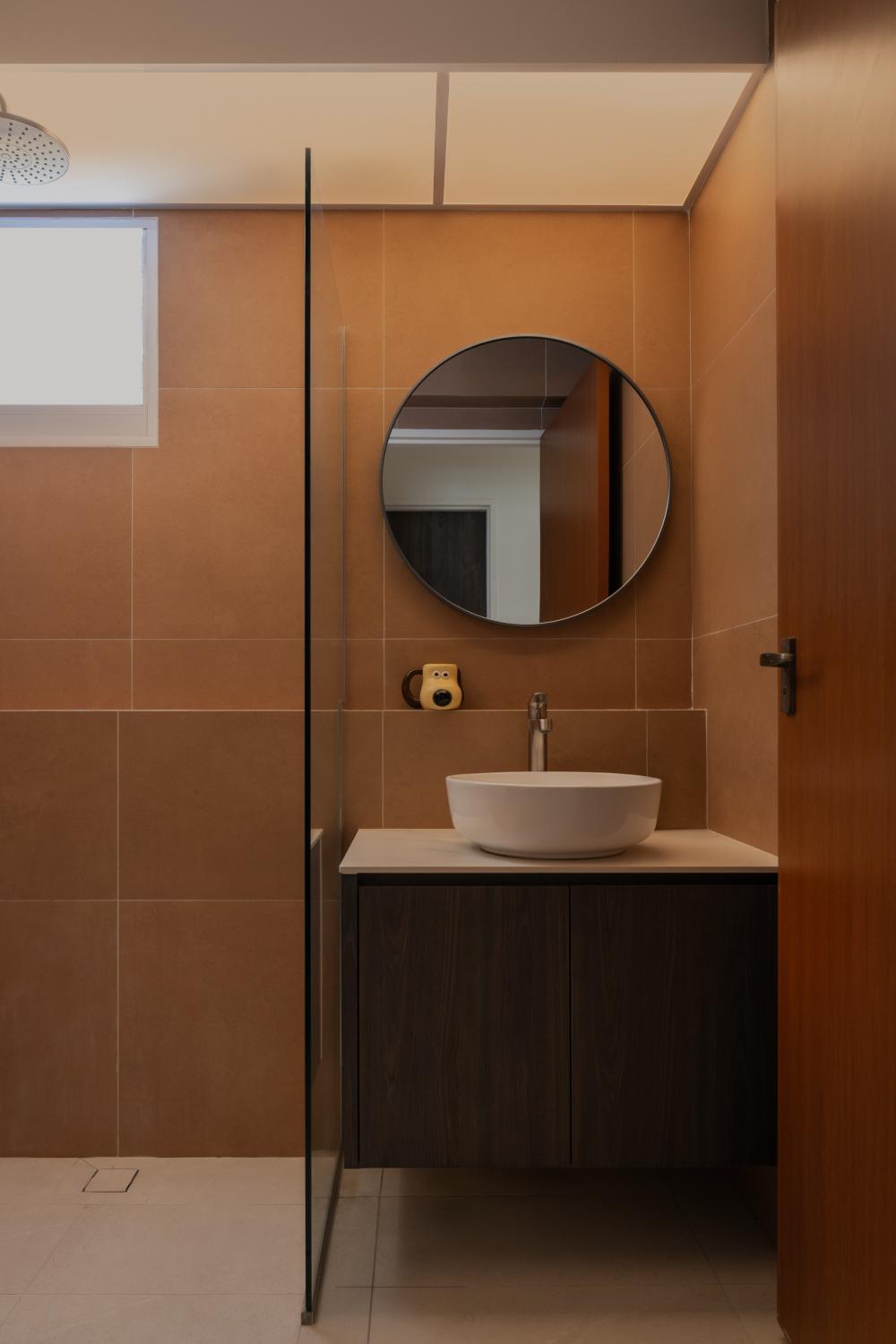 Eclectic Bathroom with Homogeneous Tiles and Mirror