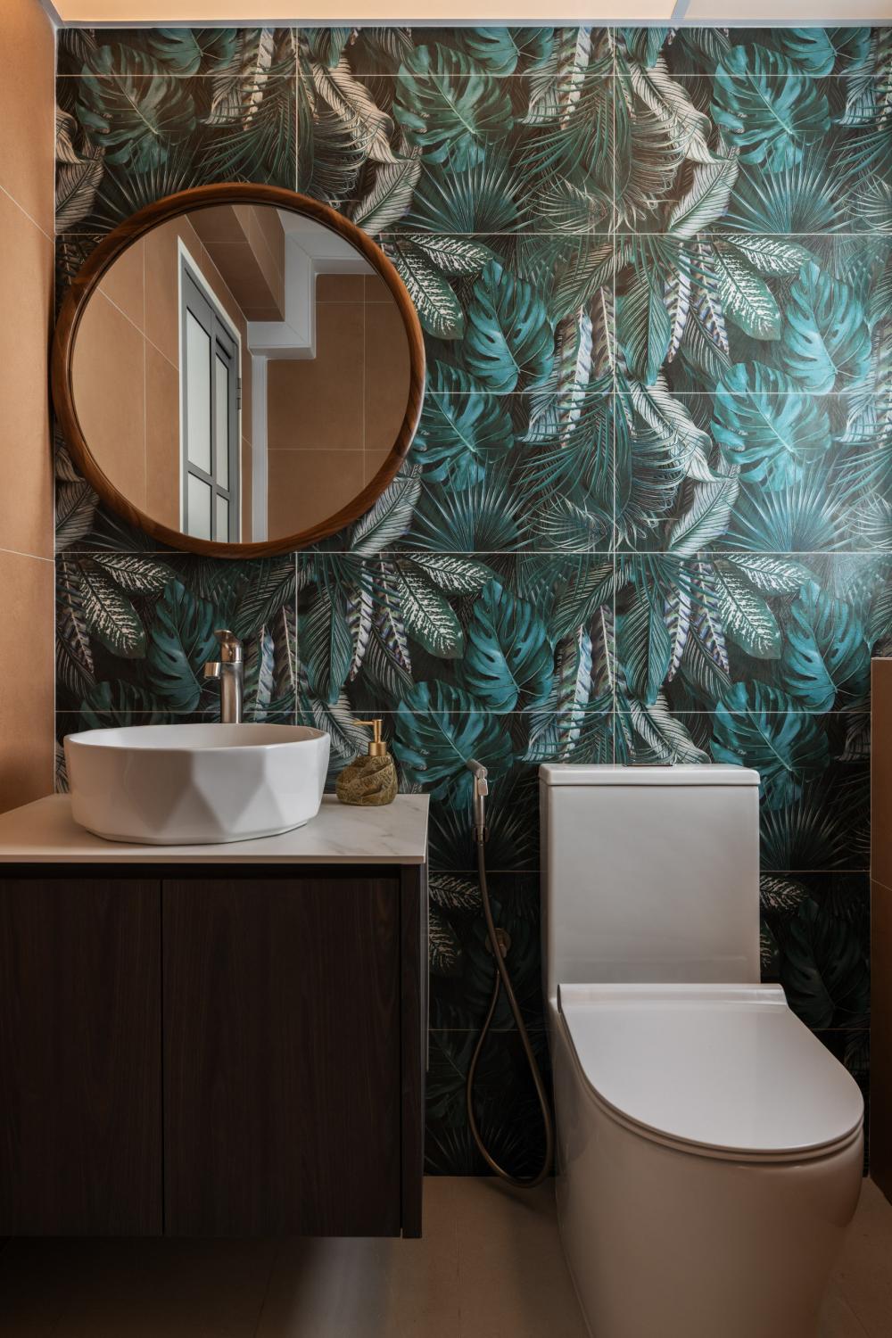 Eclectic Bathroom with Homogeneous Tiles and Mirror
