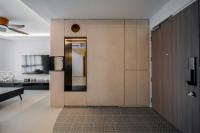 Contemporary Entryway at 95C Circuit Road