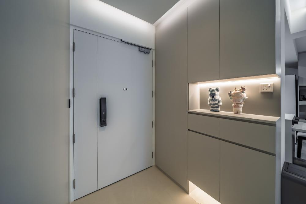 Modern Entryway with Mirror and Shoe Rack