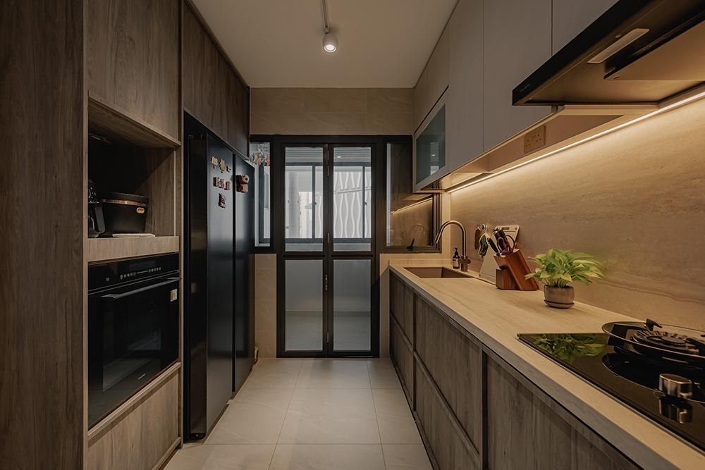 Modern Kitchen with Countertop and Homogeneous Tiles