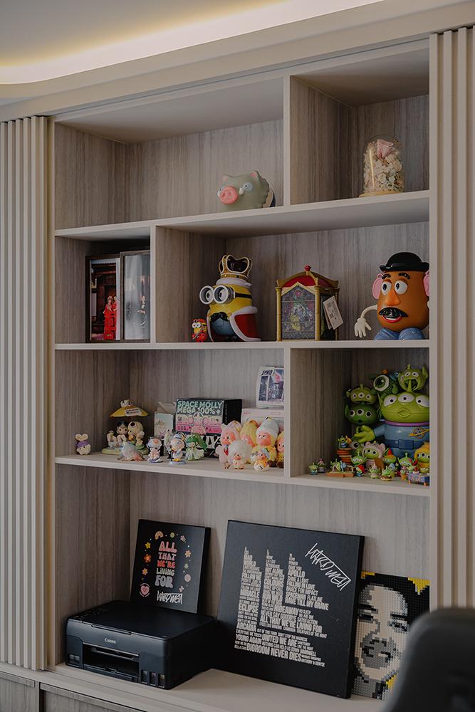 Modern Home Office with Bookshelf and Storage Cabinets