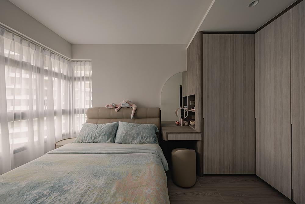Modern Bedroom with Mirror and Wardrobe
