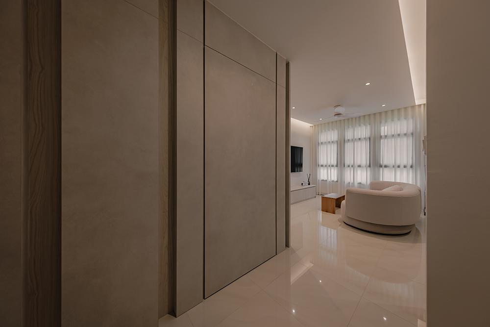 Modern Foyer with Homogeneous Tiles and Feature Wall