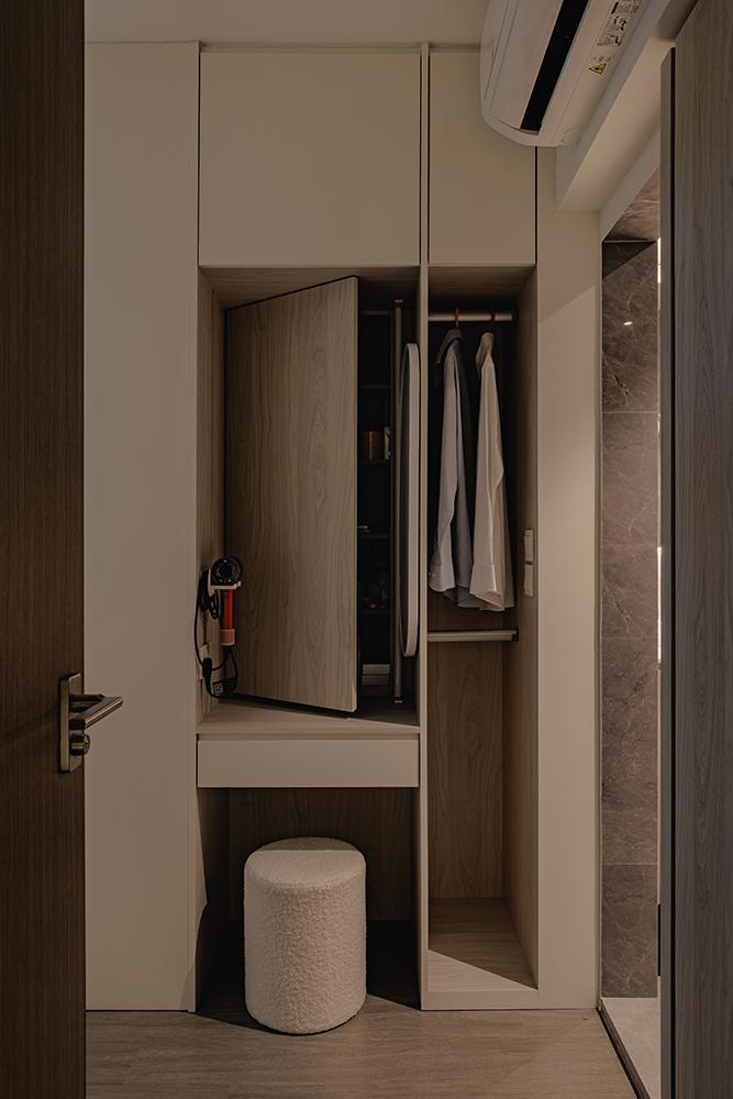 Modern Bedroom with Wardrobe and Closet