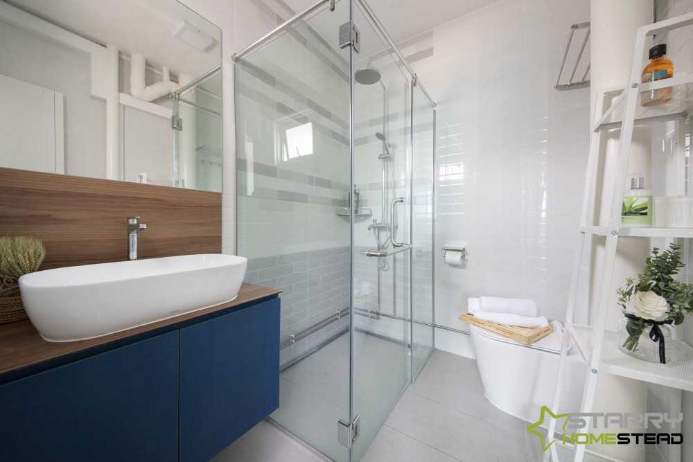 Scandinavian Bathroom with Bathroom Storage and Bathroom Accessories